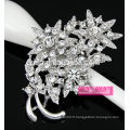 Charmante broche en diamant en diamant fleuri pour les filles